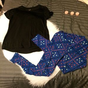 Bundle!! Lularoe leggings/black top